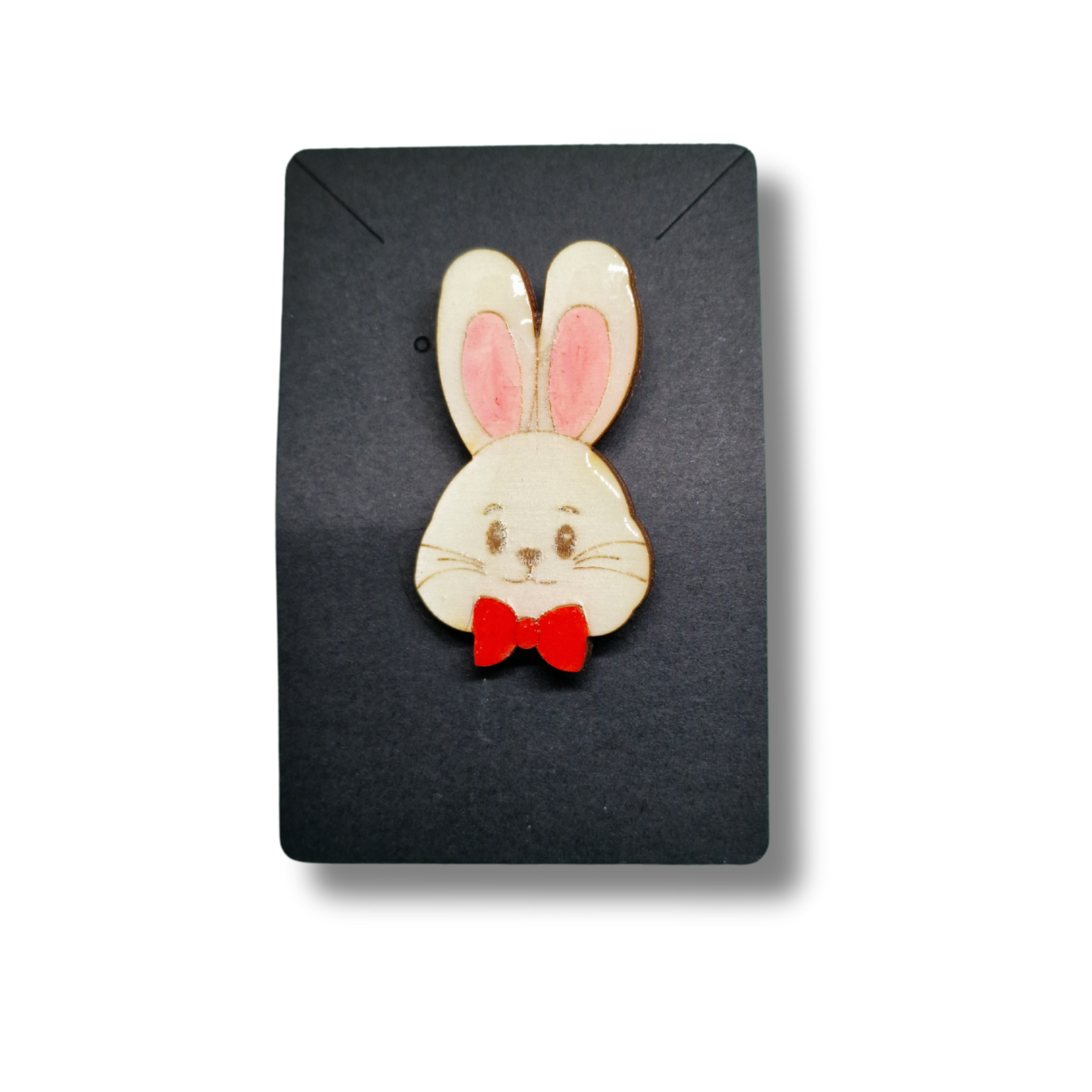broșă din lemn și rășină UV cu iepuraș de Paște cu papion roșu