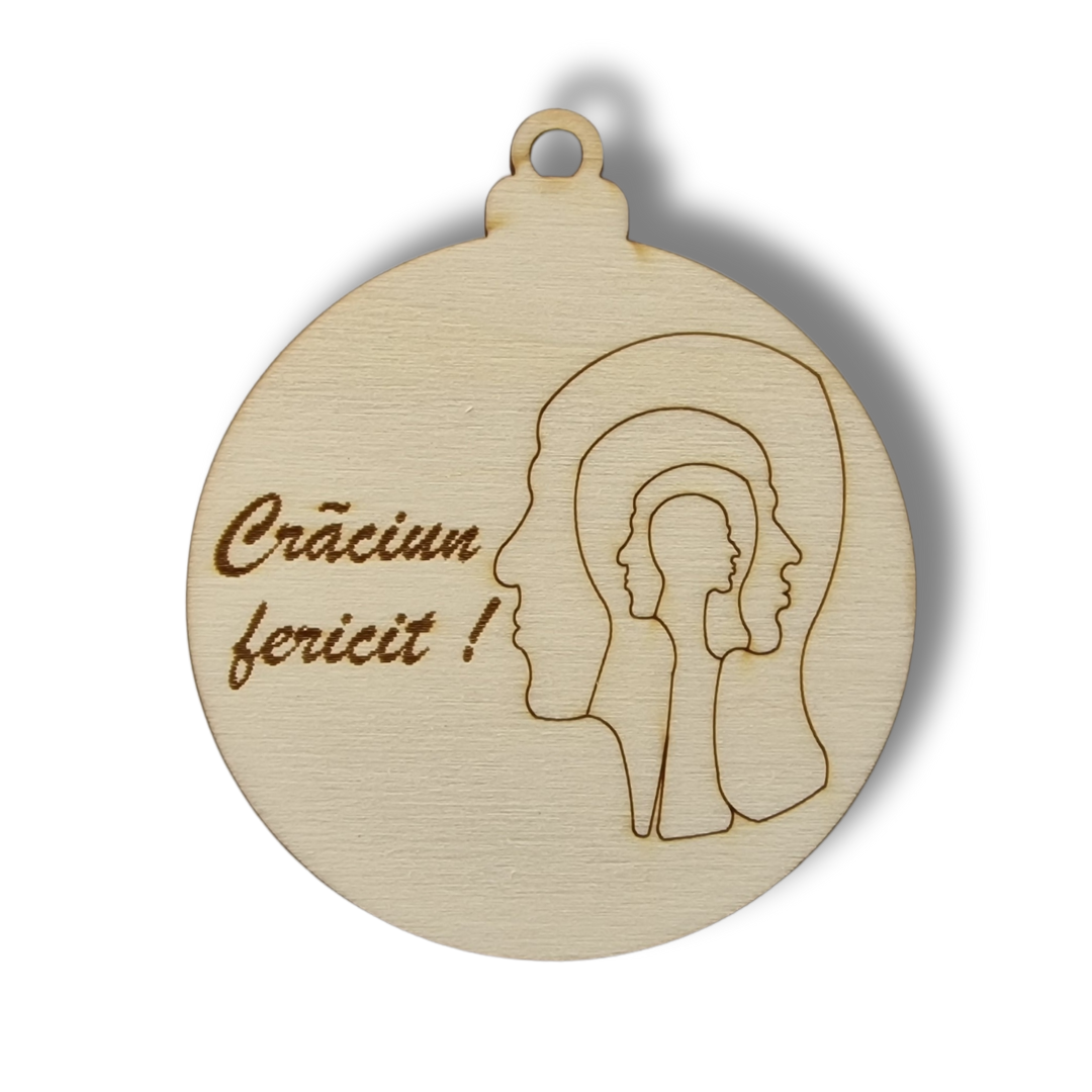 glob bej de Crăciun din lemn cu elemente din psihologie: mai multe persoane in una singura pe el si mesajul "Crăciun fericit!"