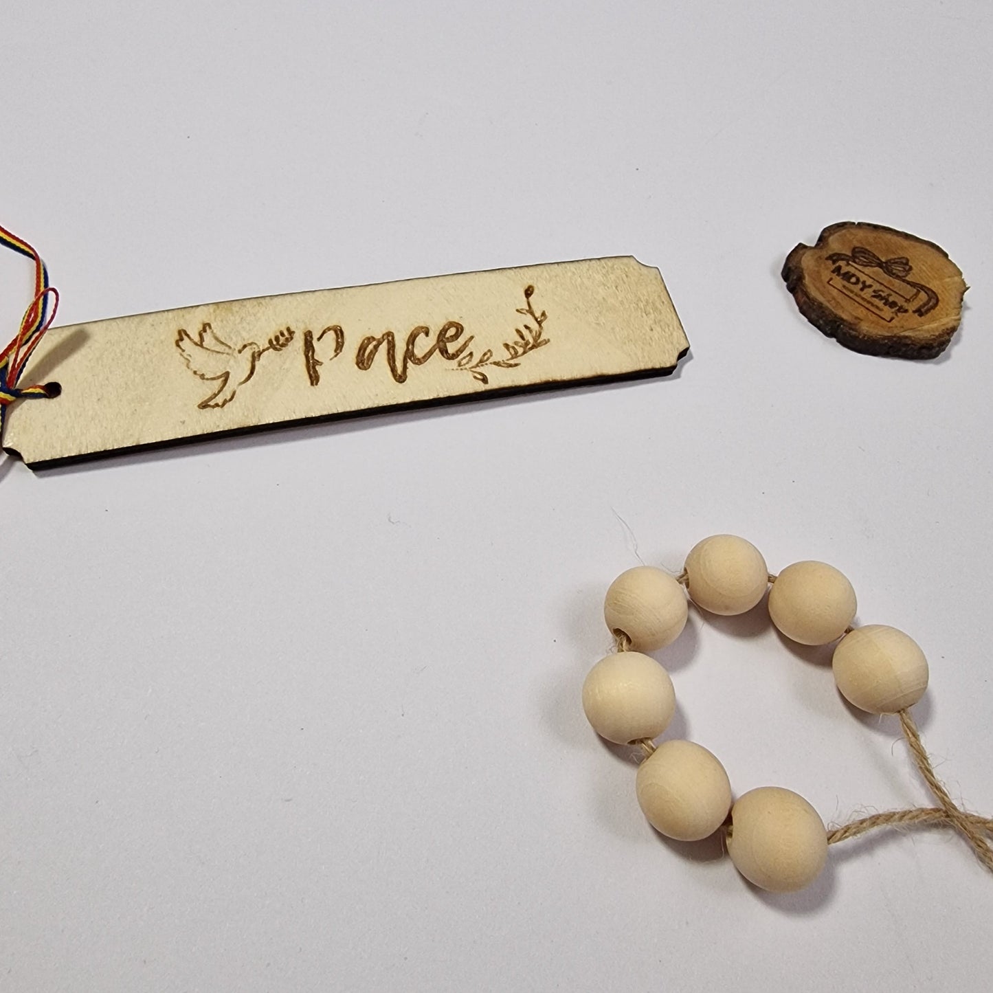 Semn de carte din lemn gravat - ”Pace”