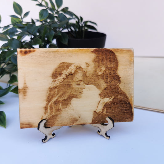 Fotografie gravată pe lemn cu suport - MDY Shop