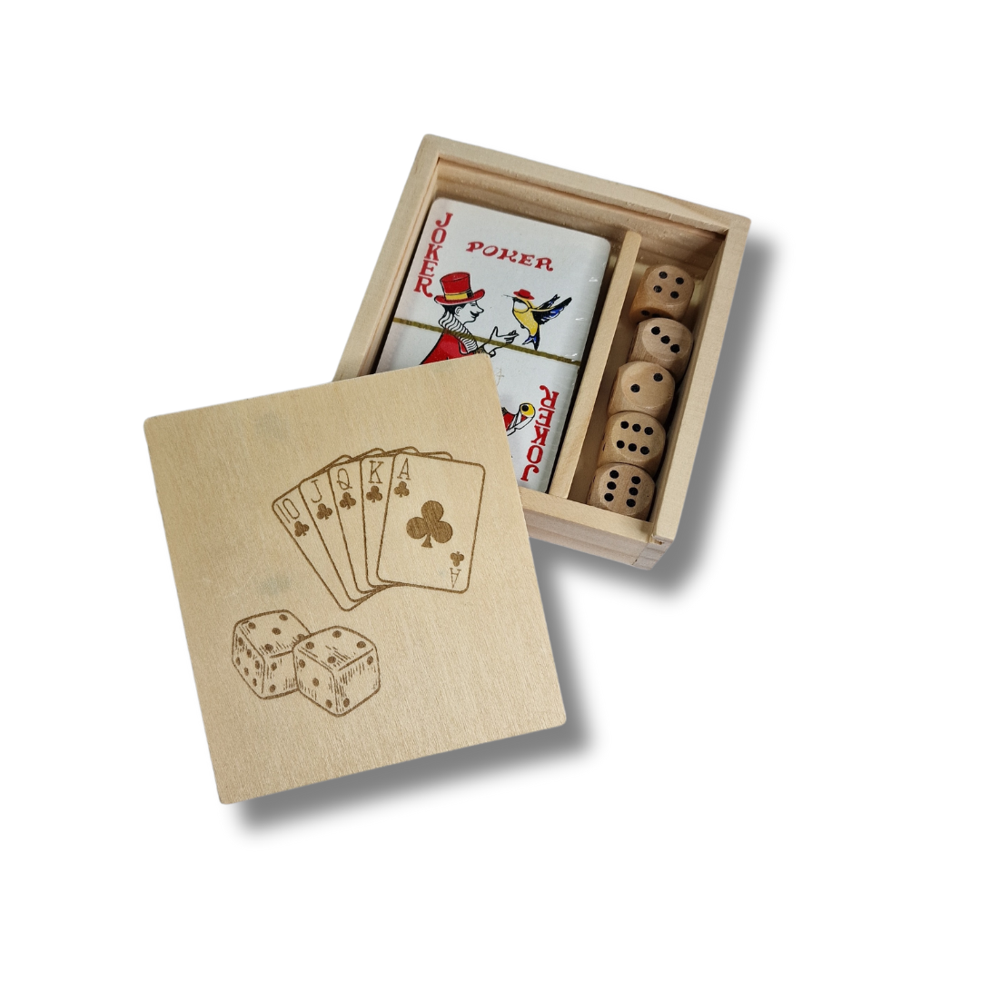 Set personalizabil de cărți de joc și zaruri din lemn