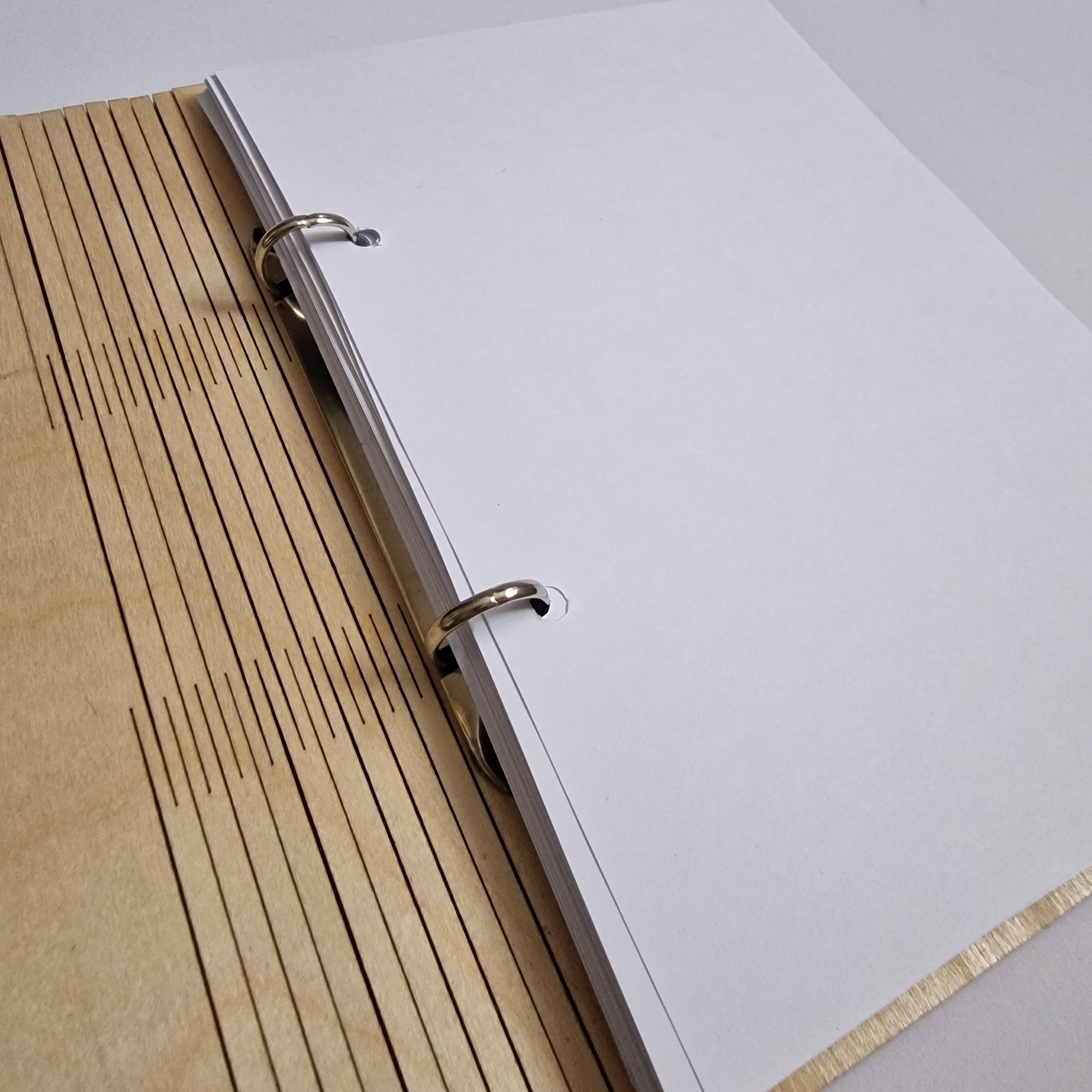 Agendă reîncărcabilă cu copertă din lemn gravată manual - A5 - Model ”All the cool sh*t I have to do”