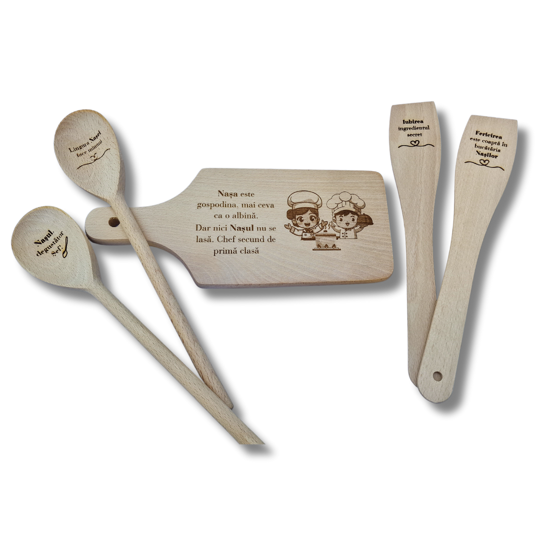 Set de bucătărie personalizat pentru nași, 5 piese din lemn gravate - tocător, 2 palete, 2 linguri