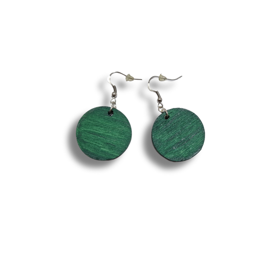 Cercei lucrați manual din lemn - verzi cu tortiță din oțel inoxidabil