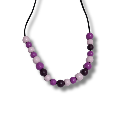 Colier handmade cu mărgele din lemn - mov