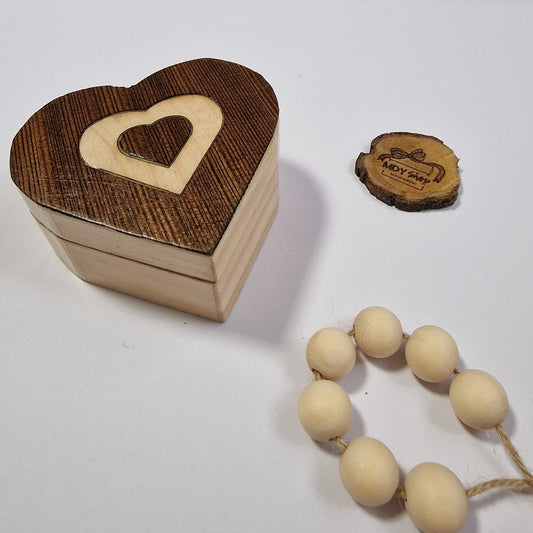 Cutie în formă de Inimă din lemn pentru Bijuterii, Verighete sau Cristale cu Intarsii - Model 2