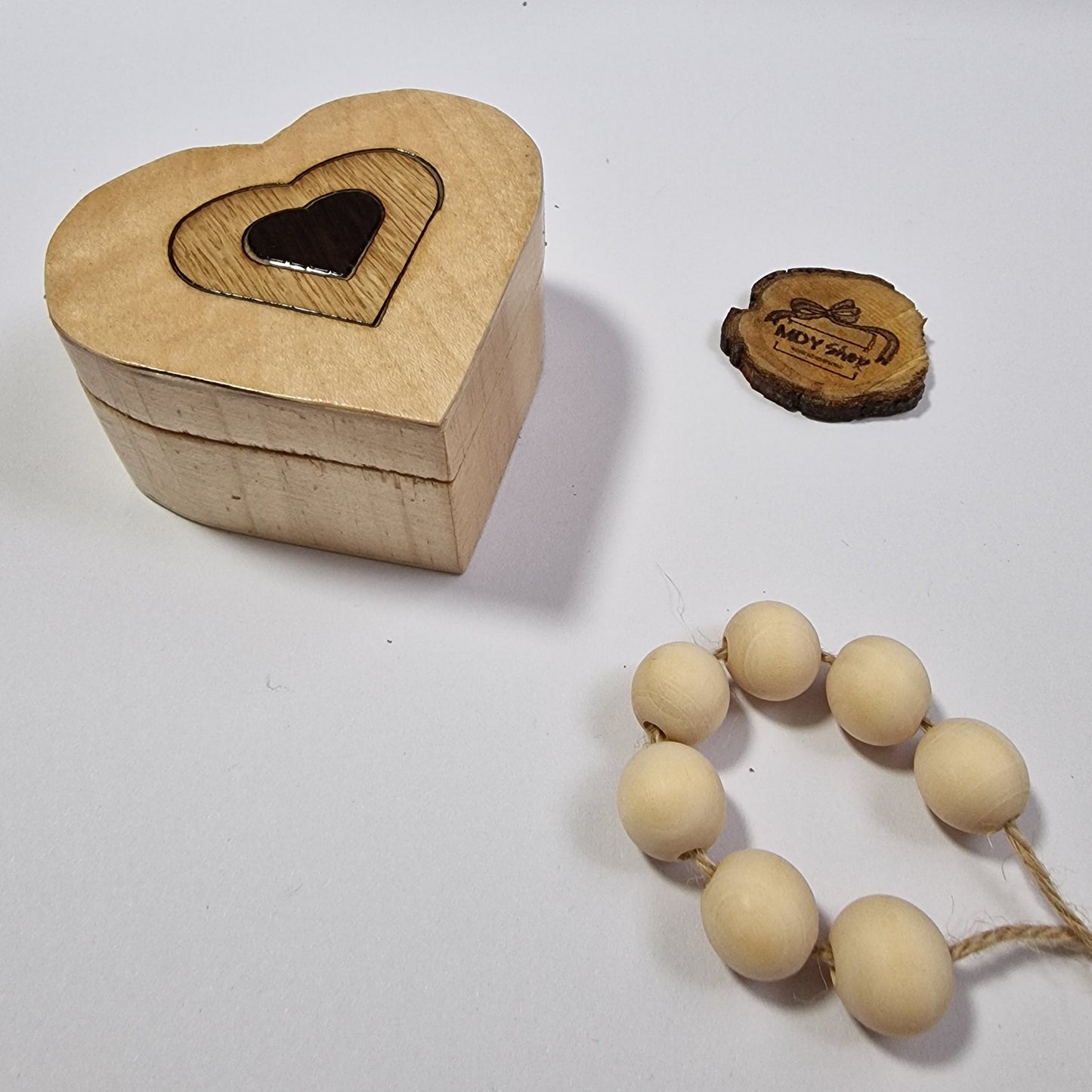 Cutie în formă de Inimă din lemn pentru Bijuterii, Verighete sau Cristale cu Intarsii - Model 3