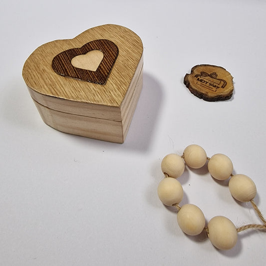 Cutie în formă de Inimă din lemn pentru Bijuterii, Verighete sau Cristale cu Intarsii - Model 4