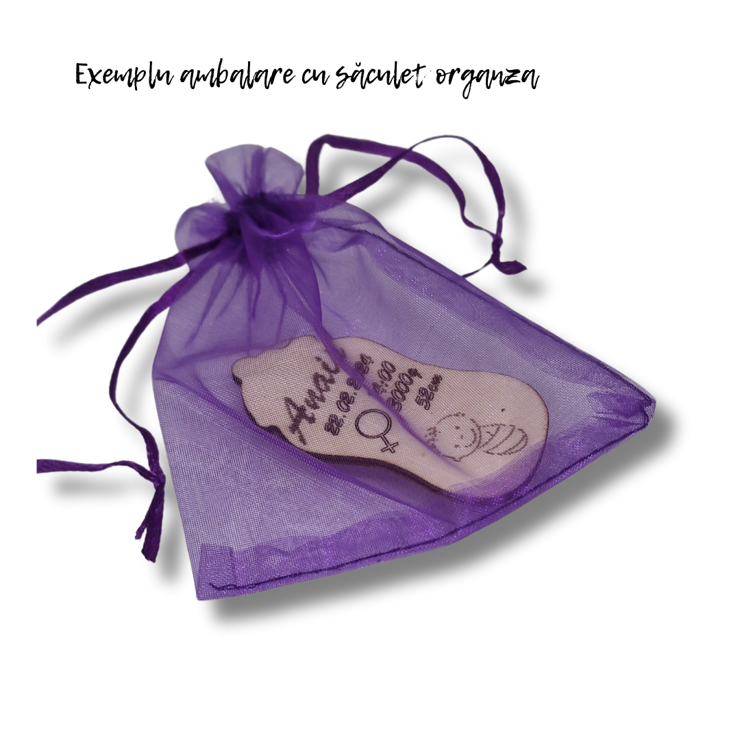 marturie de botez personalizata ambalata in saculet din organza mov